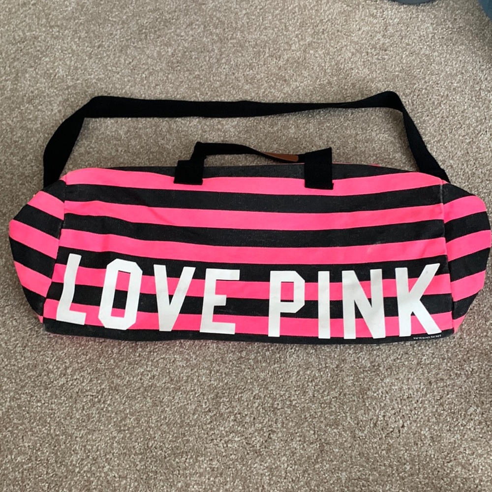 Victoria’s Secret Pink duffel bag